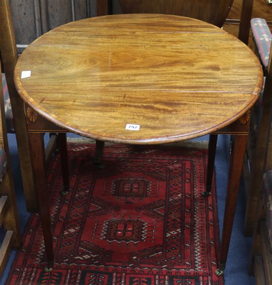 A Georgian oval Pembroke table